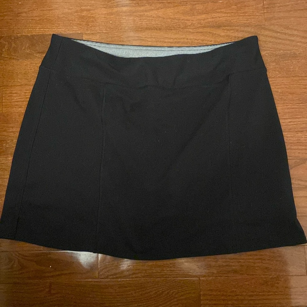 Black skort